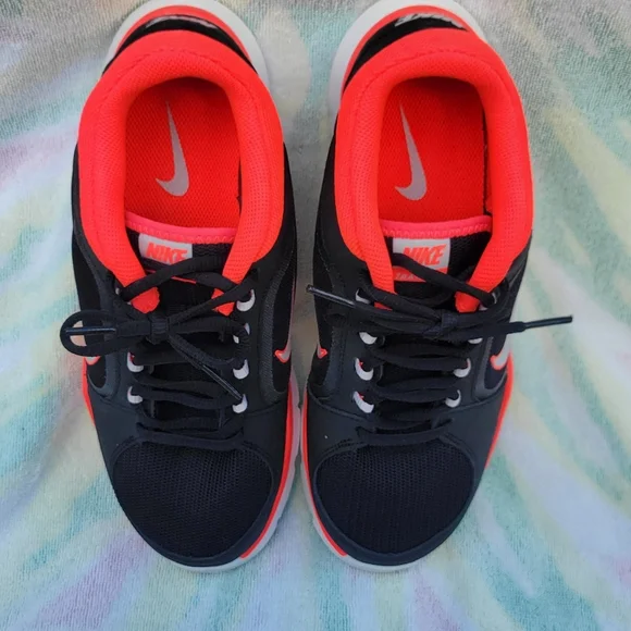 Women's Nike 8.5 - Picture 1 of 4